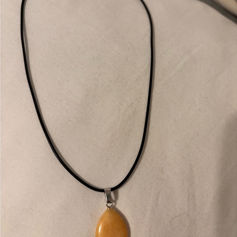 Elegant Black and Gold Pendant Necklace